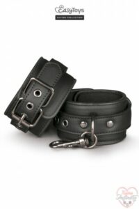 18748_300_menottes_de_poignets-easytoys_fetish_collection.jpg